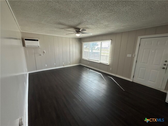 Foto del edificio - 1484 W Klein Rd