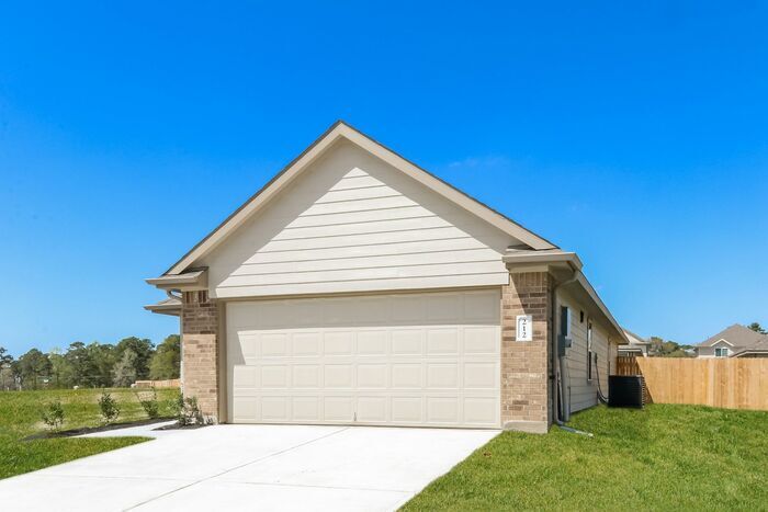 Building Photo - 212 Pronghorn Dr