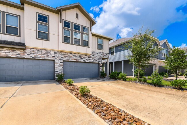 Building Photo - 4146 Balboa Dr