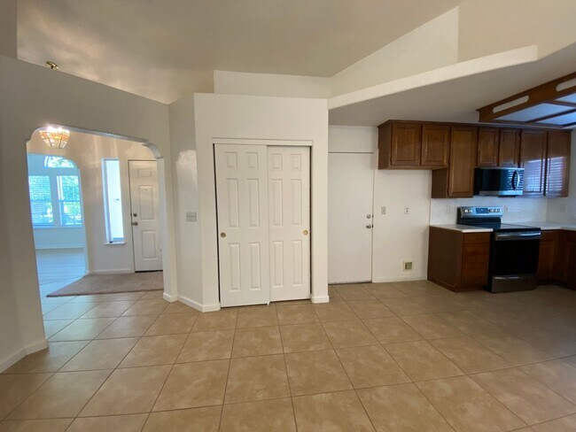 Foto del edificio - Vacaville 3bed/2bath home! Open floor plan...