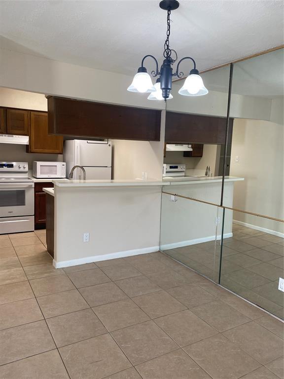 Foto del edificio - 17401 Red Oak Dr