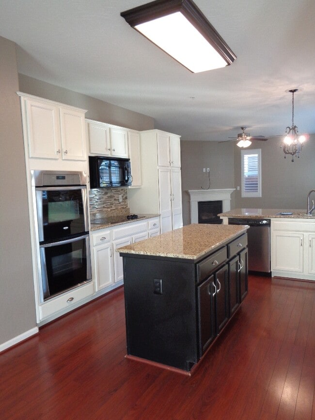 Building Photo - 1737 W Dali Way