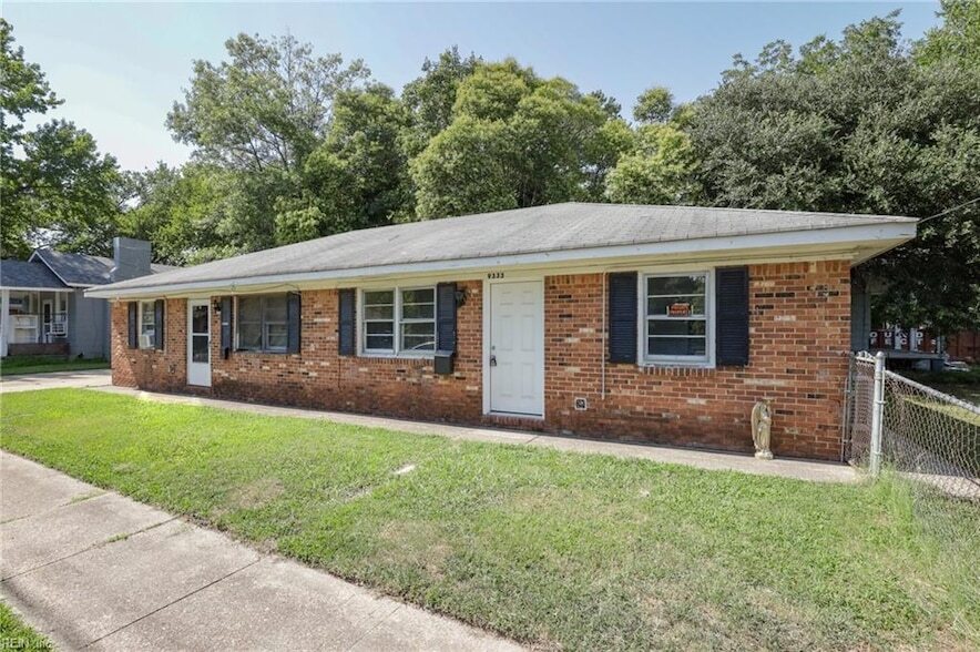 Foto principal - 9333 Chelsea Ave