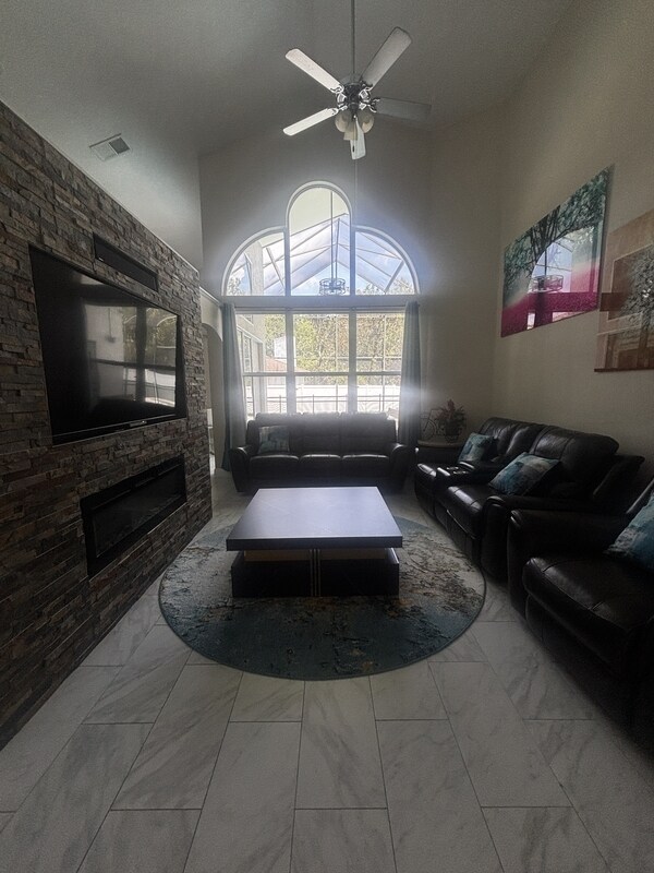 Foto del edificio - 12672 Lakebrook Dr