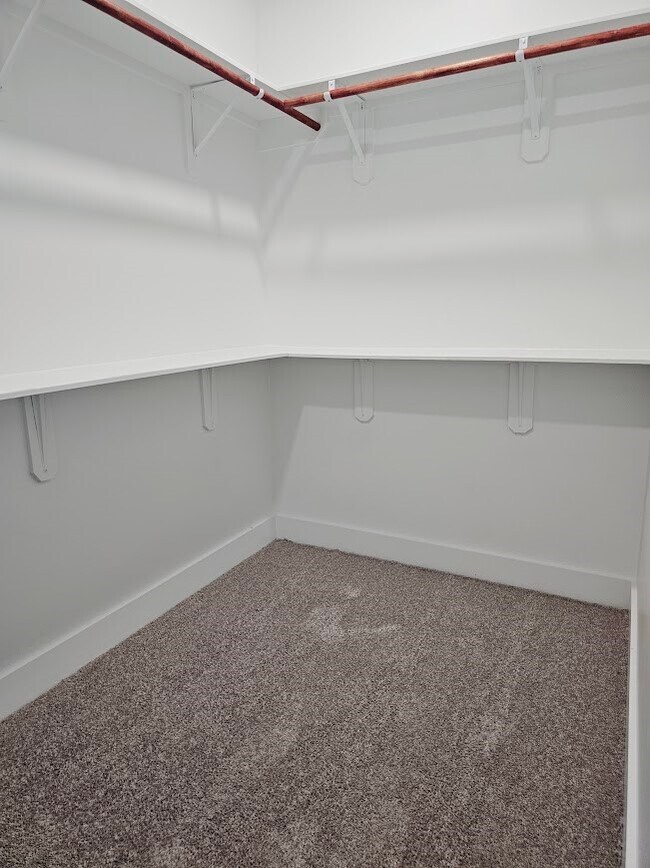 Building Photo - 615 Lettie St