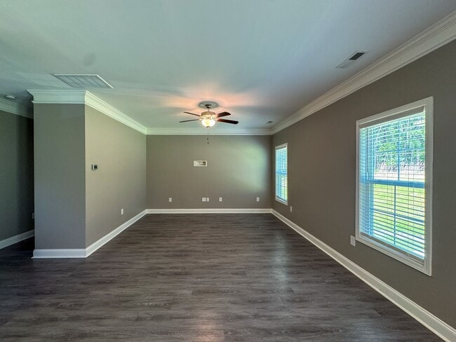 Building Photo - Beautiful 4 Bed 2.5 Bath Home in North Fayetteville