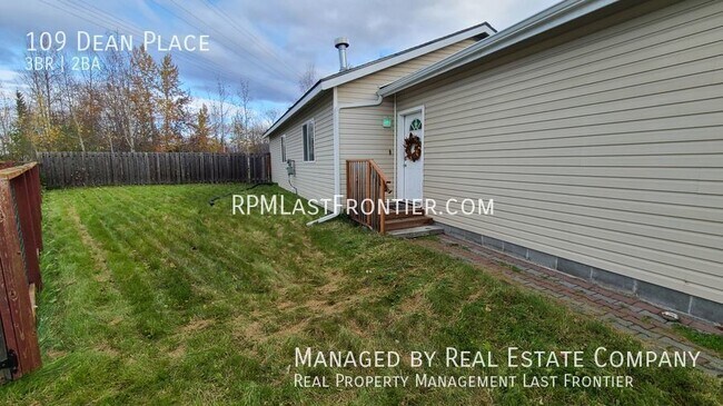 Building Photo - Remodeled Two Bedroom Two Bath Home with O...