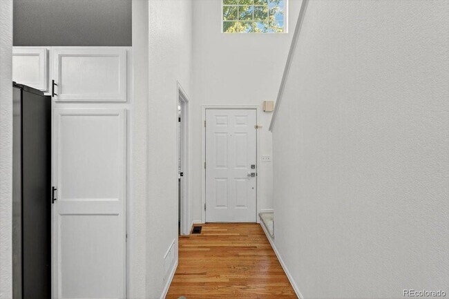 Foto del edificio - 10203 Vine Ct