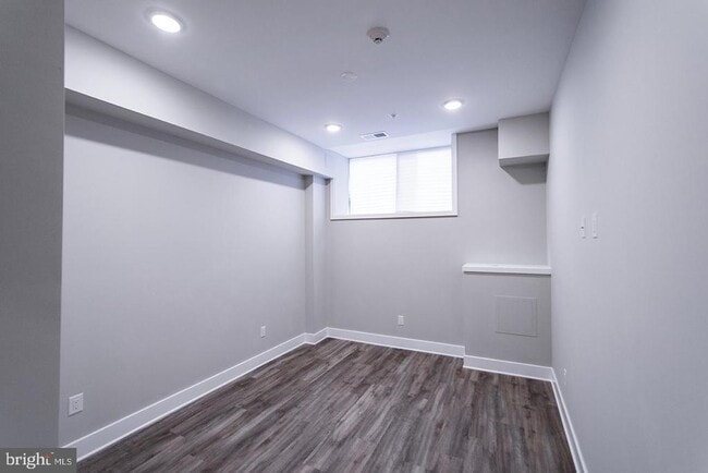 Building Photo - 1607 Catharine St