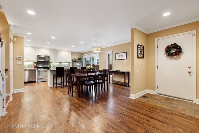 Foto del edificio - 1358 N Wolcott Ave