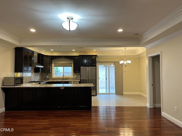 Foto del edificio - 5639 Farna Ave