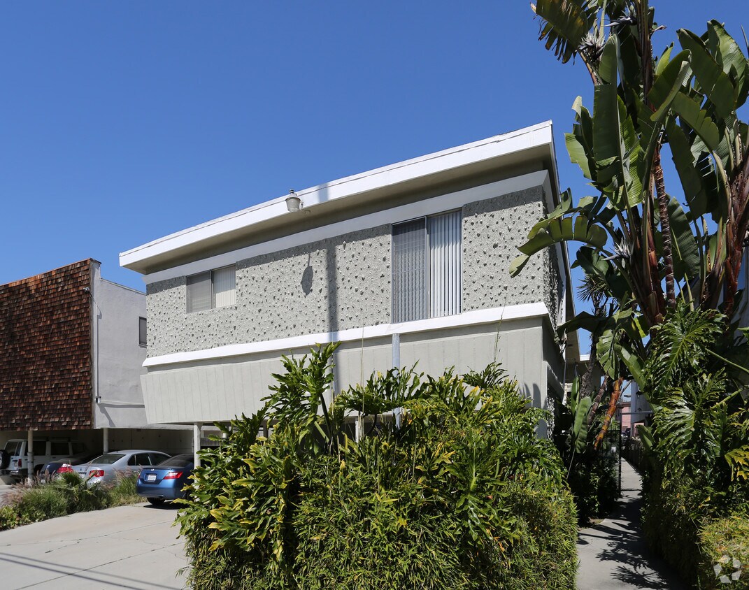 Foto del edificio - 12101 Pacific Ave