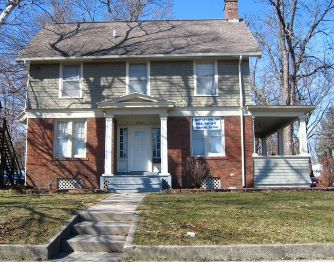 Building Photo - 219 N Normal St