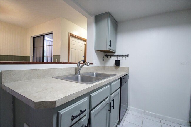 Foto del edificio - 900 SW 62nd Blvd