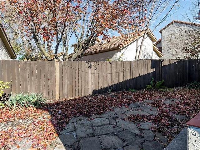 Building Photo - 631 Fiesta Cir