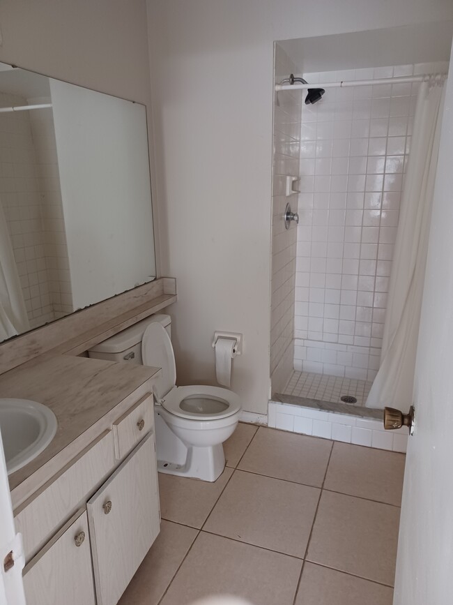 Building Photo - 6399 Bonnie Bay Cir N