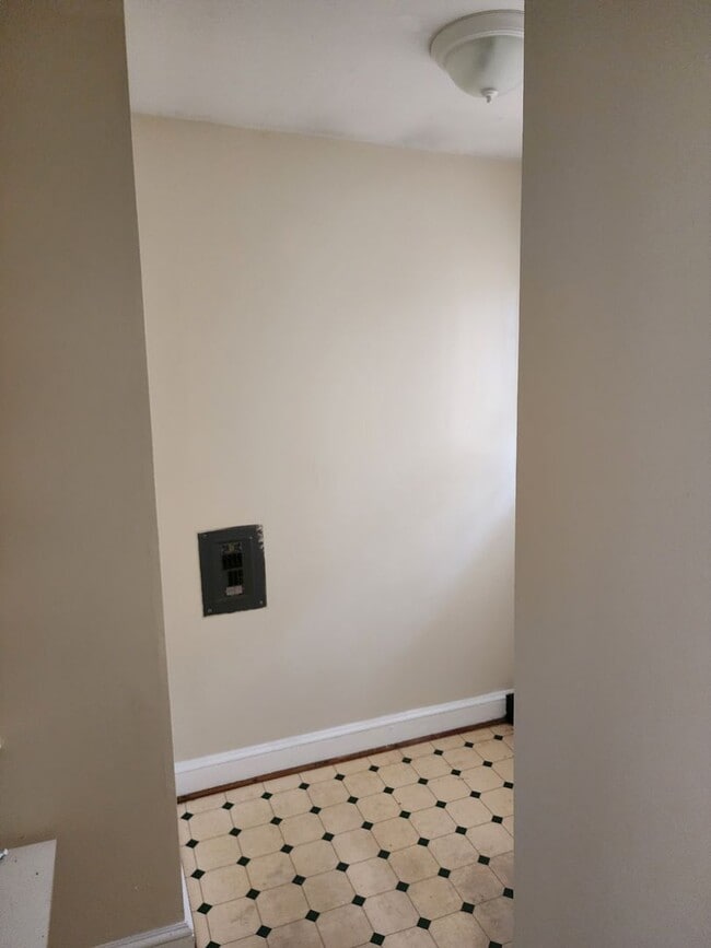 Building Photo - 15 Fleetwood Dr