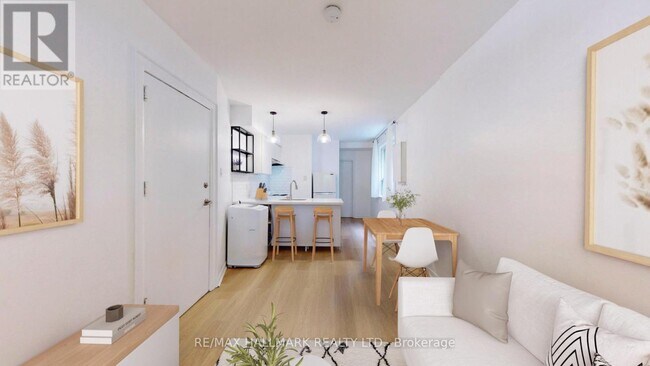 Photo du bâtiment - 215 Kingston Rd