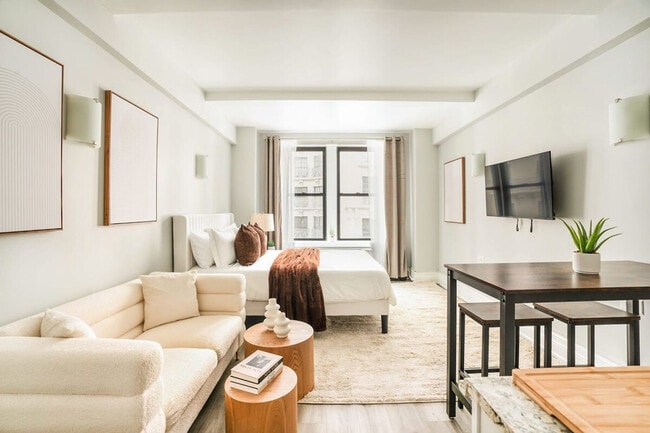 Building Photo - 240 W 73rd St