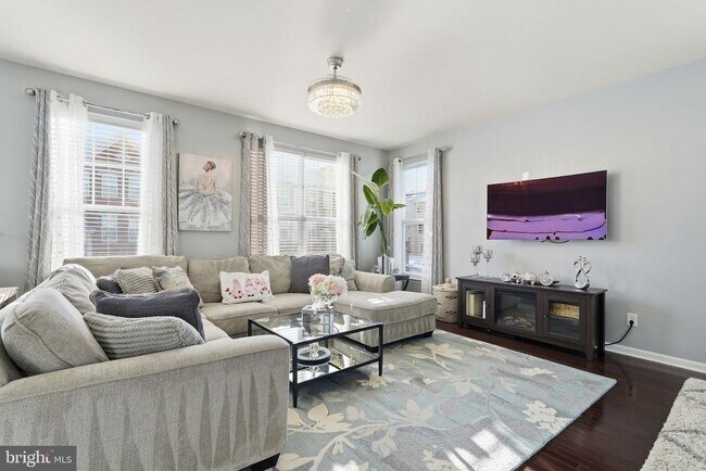 Foto del edificio - 9052 Isabel Ln