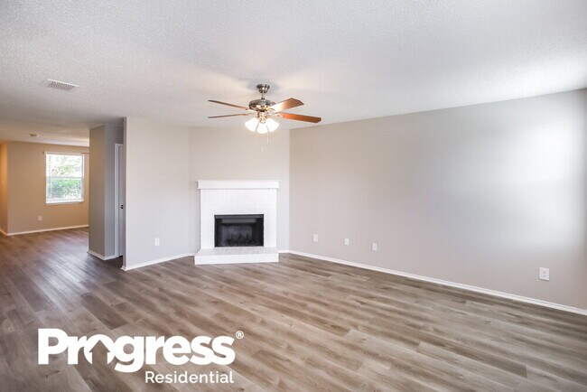 Building Photo - 1824 Lariat Dr