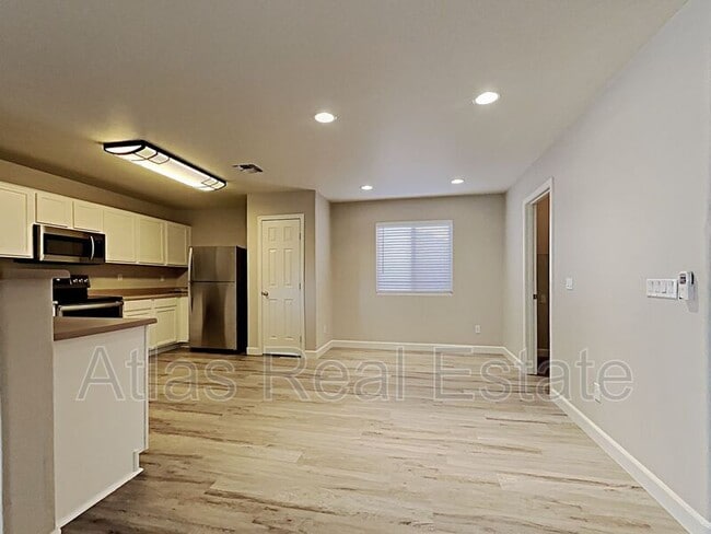 Building Photo - 2344 E Meadow Mist Ln