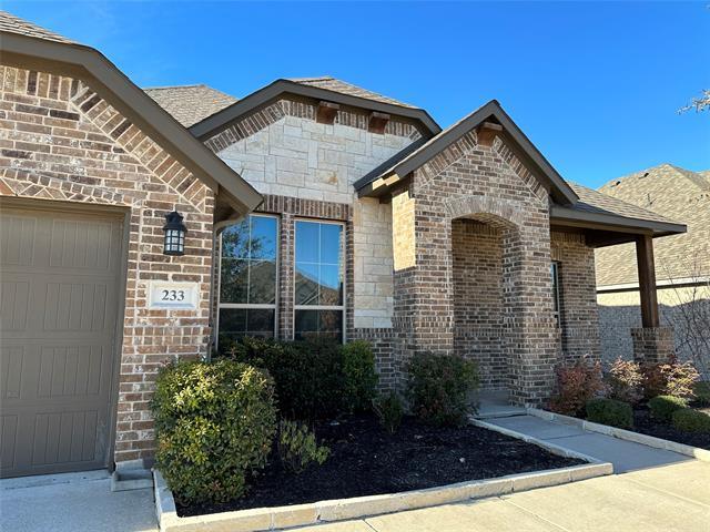 Building Photo - 233 Giddings Trl