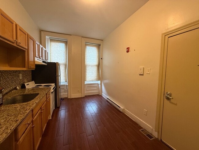 Photo - 1819 W Oxford St Apartment