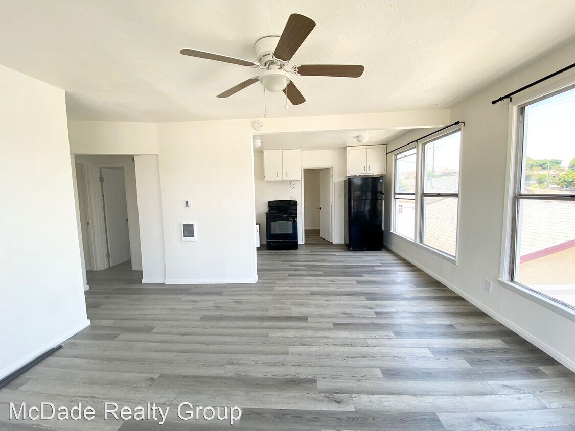 Foto del edificio - 30-32 Laurel Ave