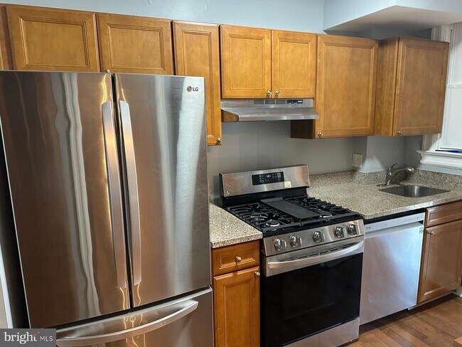Foto del edificio - 712 Otis Pl NW