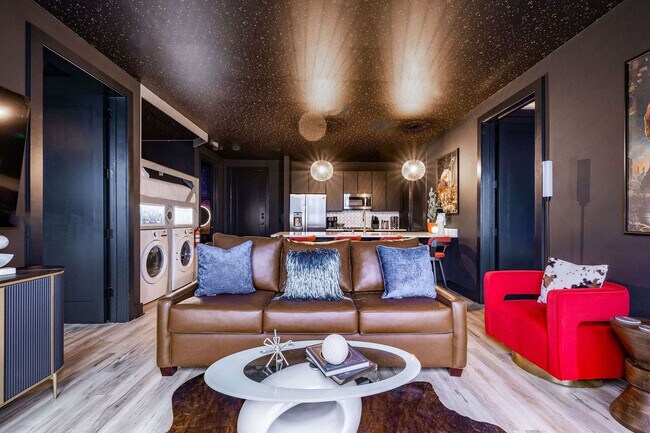 Foto del edificio - 245 Hermitage Ave