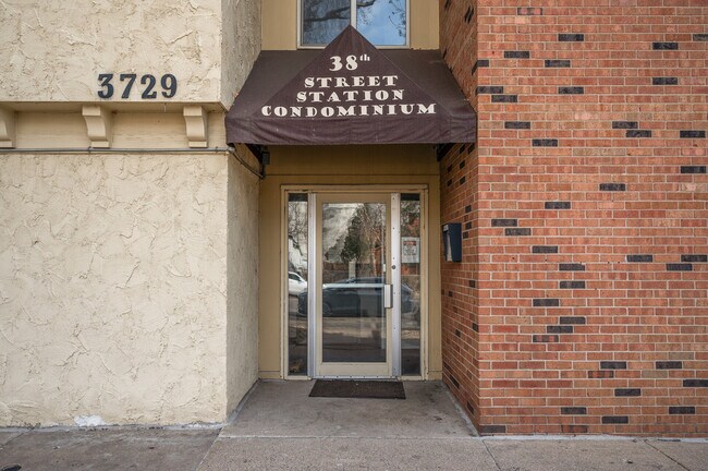 Foto del edificio - 3729 Snelling Ave