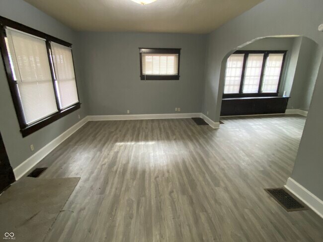 Foto del edificio - 434 N Gladstone Ave