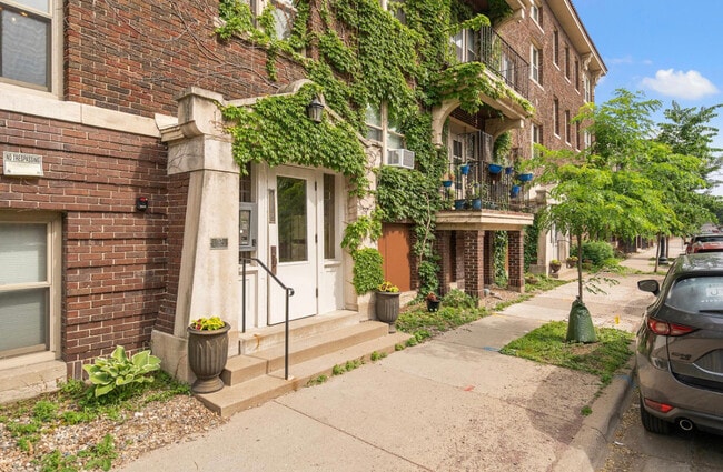 Foto del edificio - 1705 Stevens Ave
