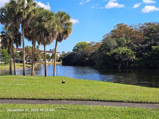 Foto del edificio - 2900 NW 42nd Ave