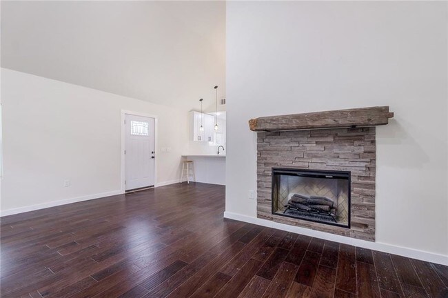 Foto del edificio - 7511 Carver Ave