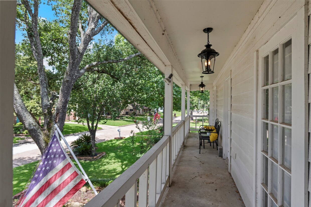 Foto del edificio - 8114 Coolshire Ln