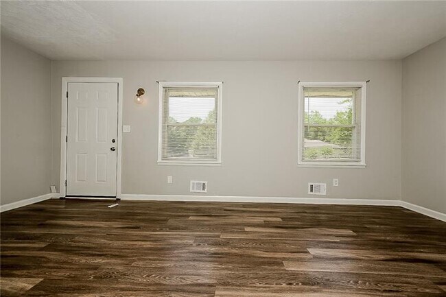 Building Photo - 2639 Buxton Ct