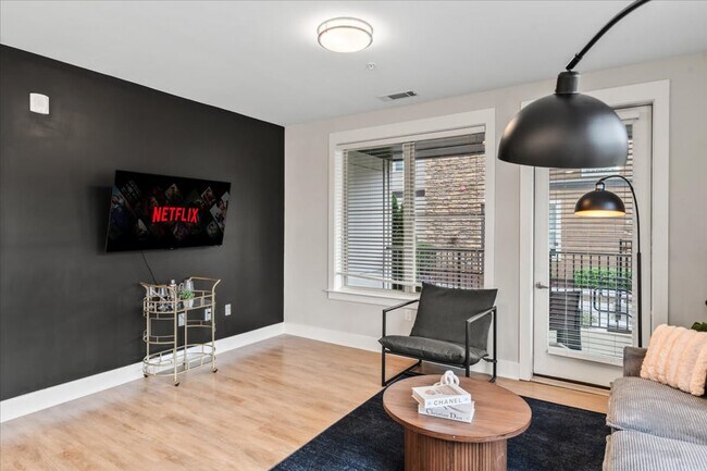 Foto del edificio - 7417 Waverly Walk Ave