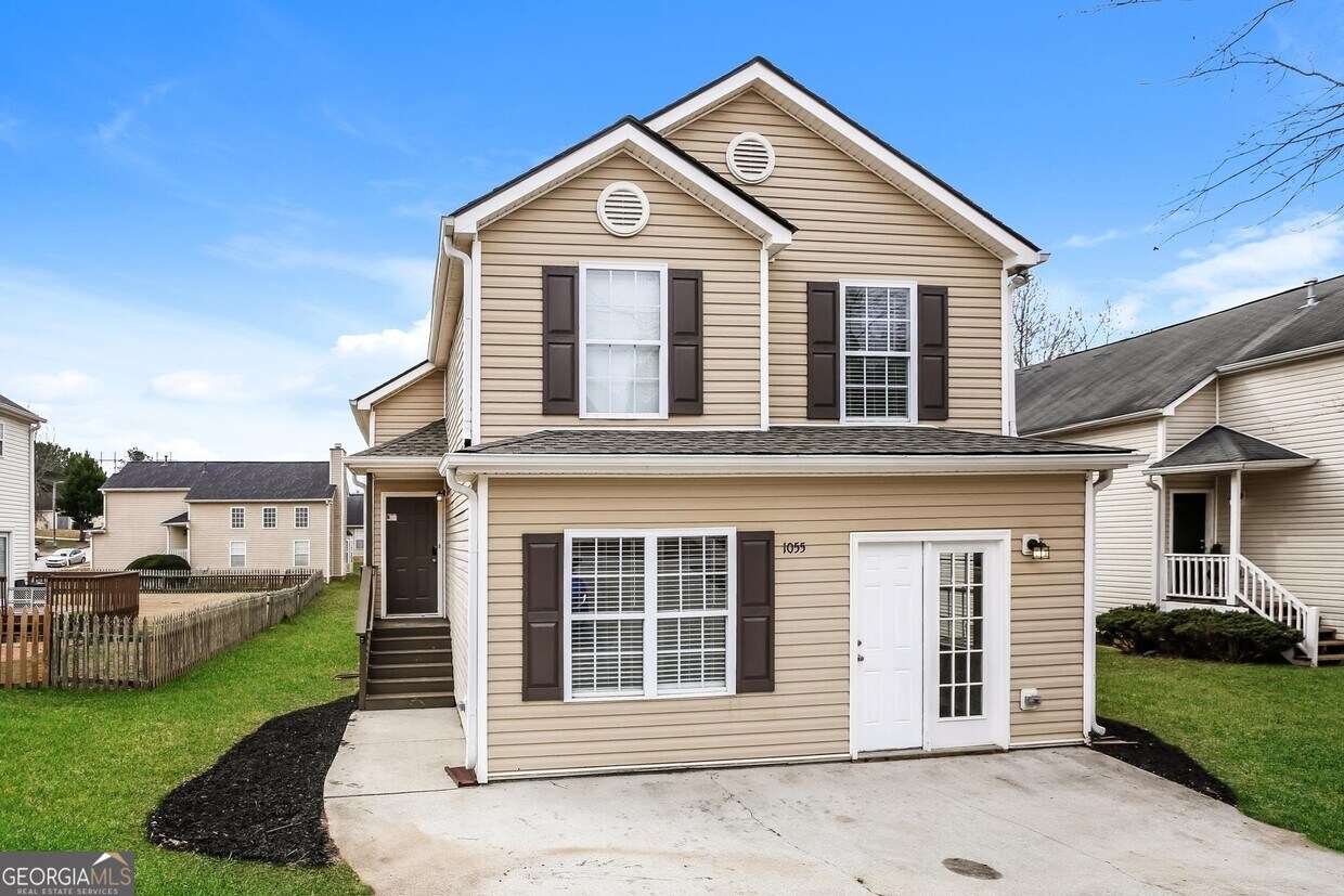 Primary Photo - 1055 Abercorn Way