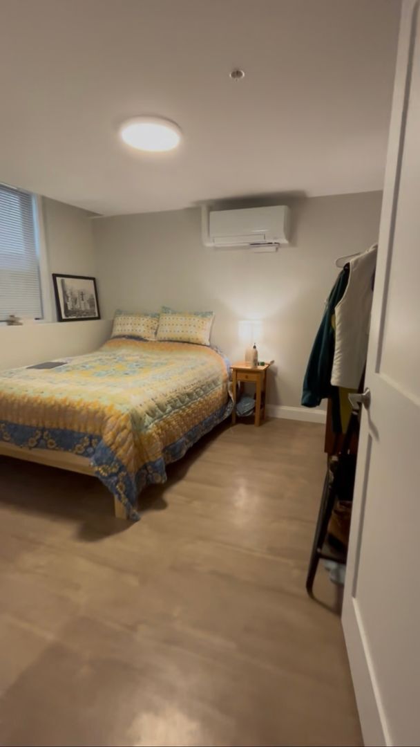 Foto del edificio - Renovated ground level