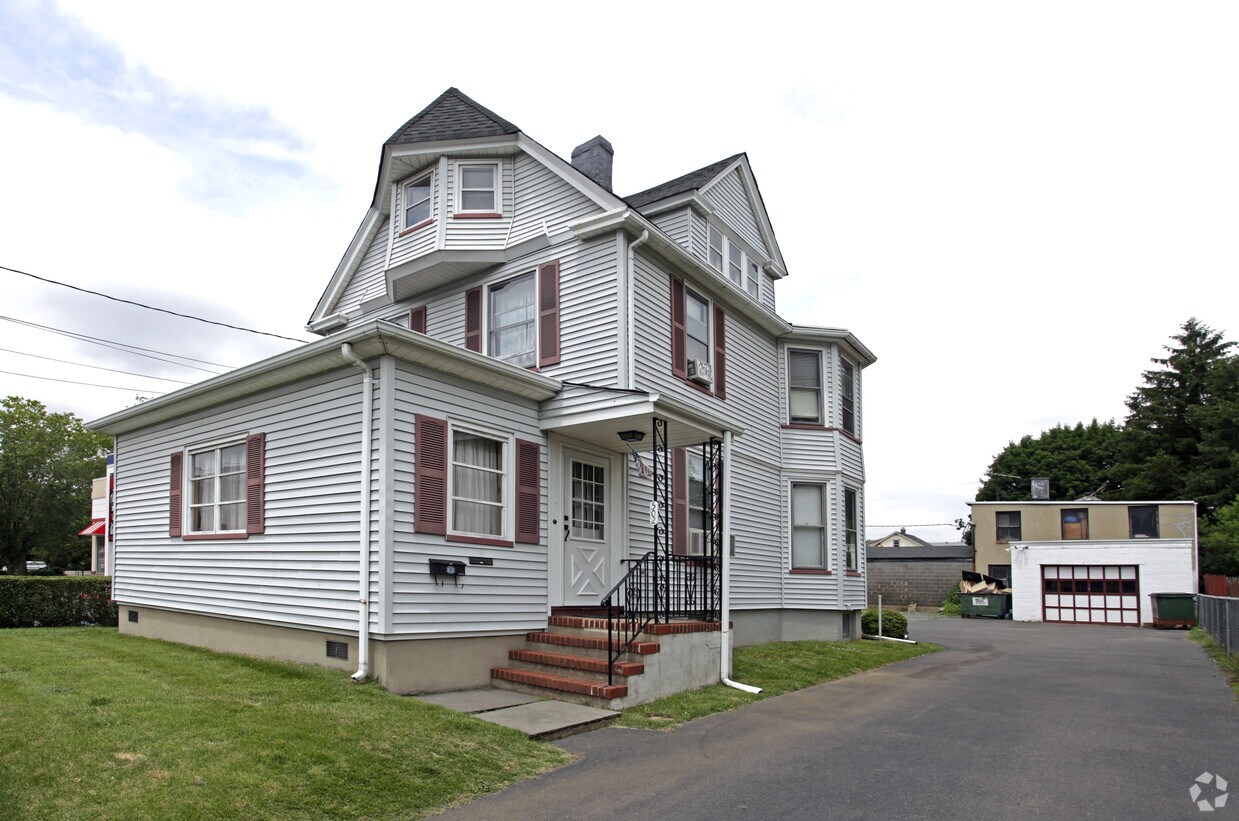 Primary Photo - 502 Somerset St