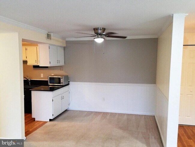 Building Photo - 2574 Riva Rd