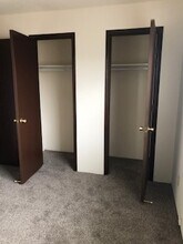 Closets - Willow Creek Apartments