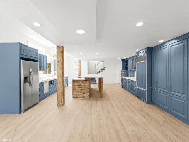 Building Photo - Room for Rent, 3.5 bath House - 1630 Ridge...