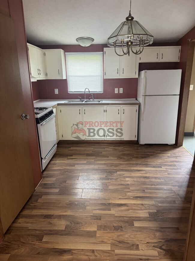 Foto del edificio - 4535 Ross Rd