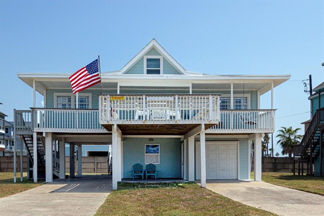 Building Photo - 16904 Beachcomber Dr