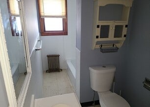 Building Photo - 494 Chestnut St