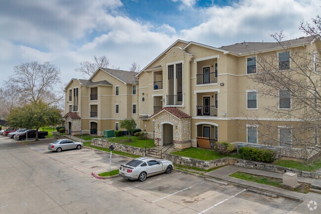Building Photo - Mia Highland Park