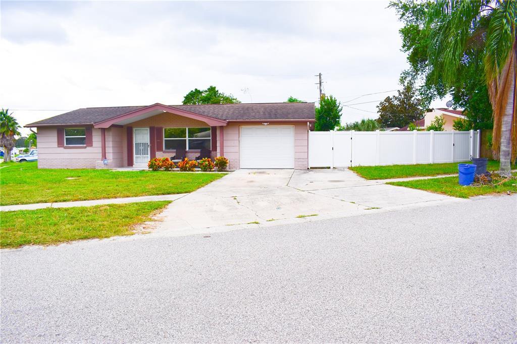 Foto principal - 5108 Sandalwood Dr